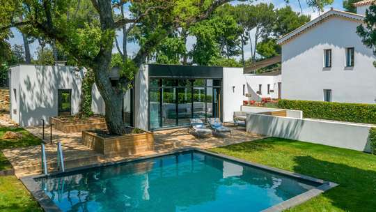 3 Outdoor Private Pools