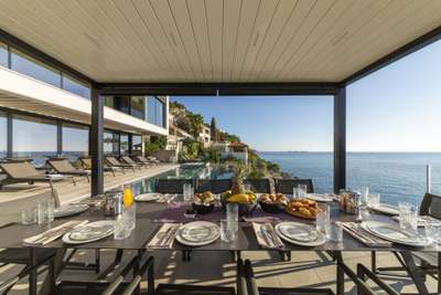Alfresco Dining