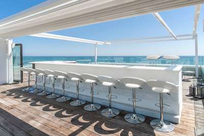 Outdoor Bar