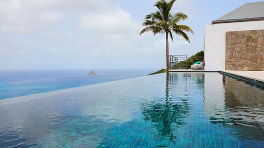 Heated Infinity Pool
