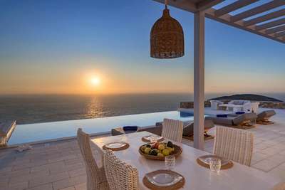 Alfresco Dining