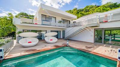 Outdoor Lounge Areas