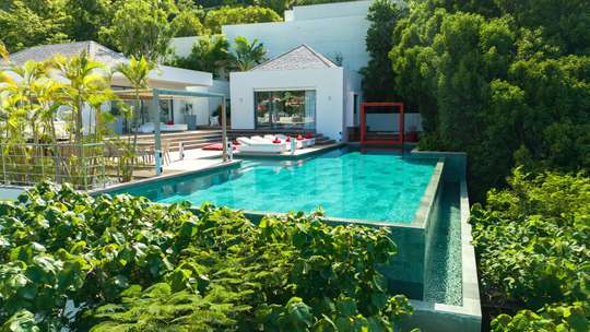 Heated Infinity Pool