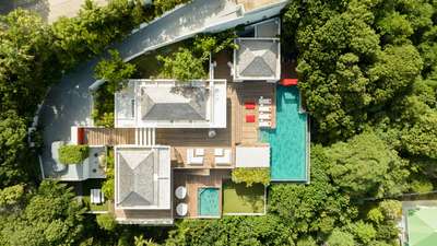 2 Swimming Pools
