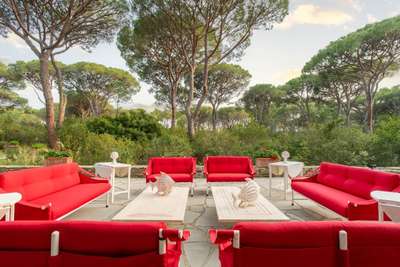 Outdoor Lounge Areas