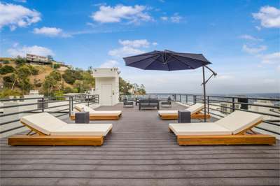 Outdoor Lounge Areas