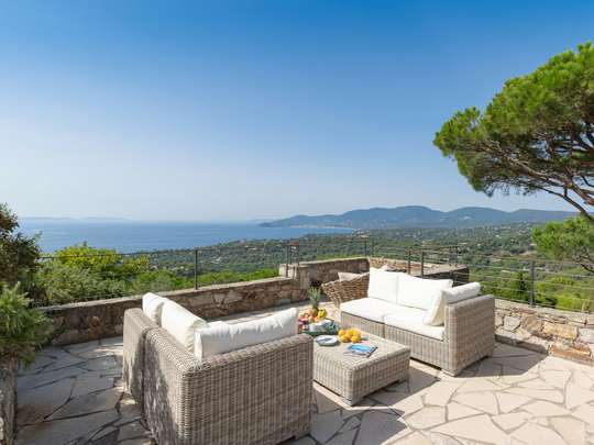 Outdoor Lounge Areas