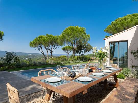Alfresco Dining