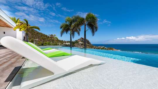 Outdoor Lounge Area