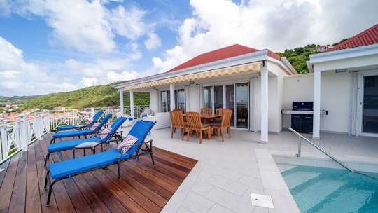 Outdoor Lounge Area