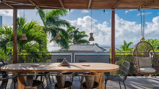 Alfresco Dining