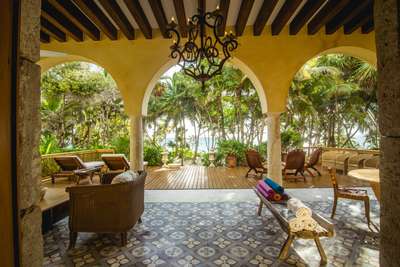 Outdoor Lounge Areas