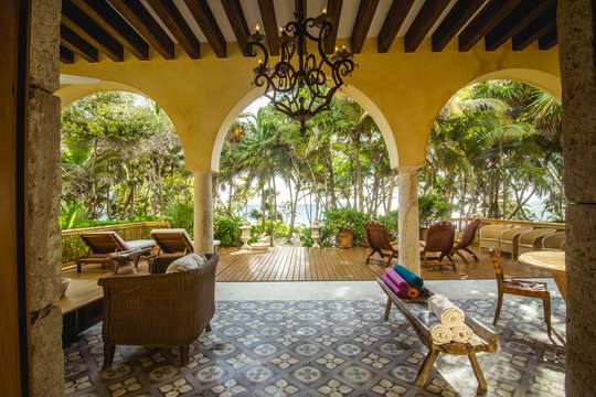 Outdoor Lounge Areas