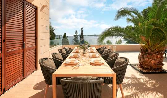 Alfresco Dining