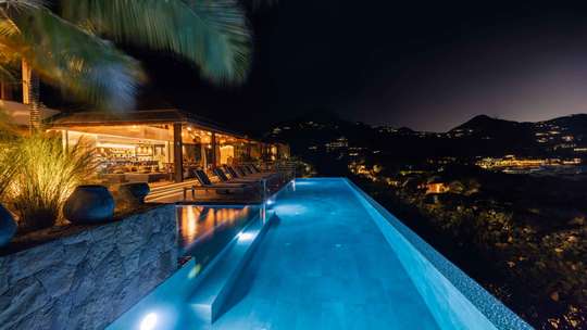 Heated Infinity Pool