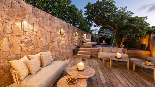 Outdoor Lounge Areas