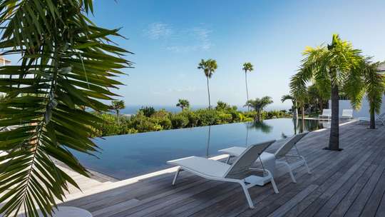 Heated Infinity Pool