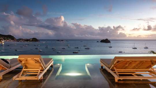Heated Infinity Pool