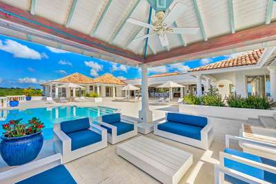 Outdoor Lounge Areas