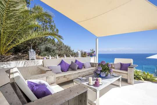 Outdoor Lounge Area