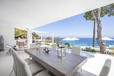 Alfresco Dining