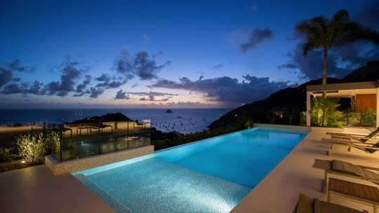 Heated Infinity Pool
