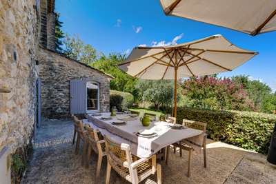 Alfresco Dining