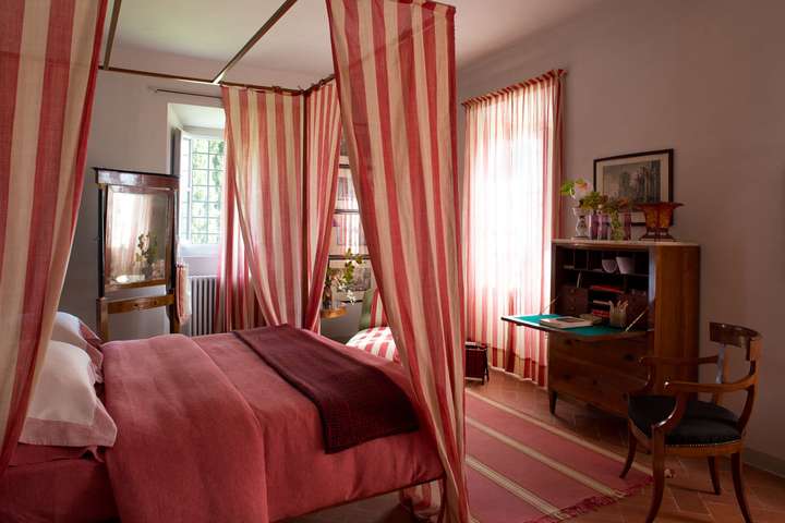 Bedroom 1 - Master Queen