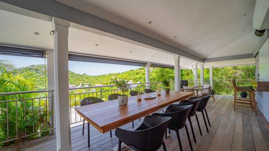 Alfresco Dining
