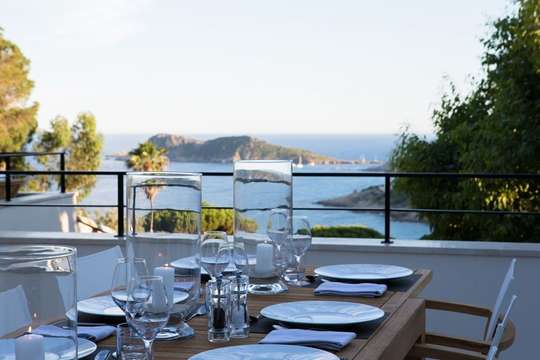 Alfresco Dining
