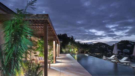 Heated Infinity Pool
