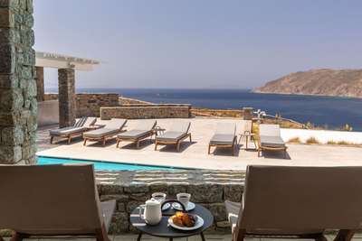 Outdoor Lounge Areas