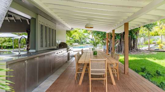 Alfresco Dining