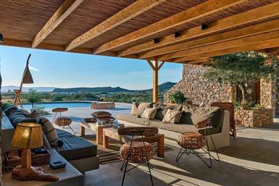 Outdoor Lounge Areas