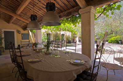 Alfresco Dining