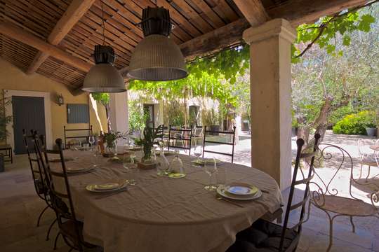 Alfresco Dining