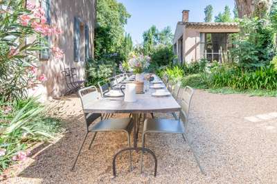 Alfresco Dining