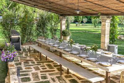 Alfresco Dining