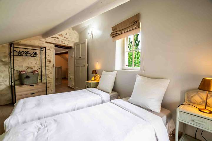 Bedroom 8 - Athena