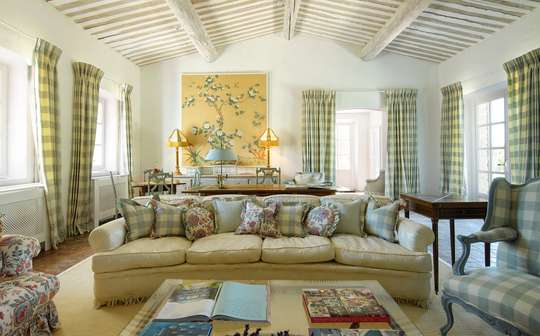 Traditional Décor