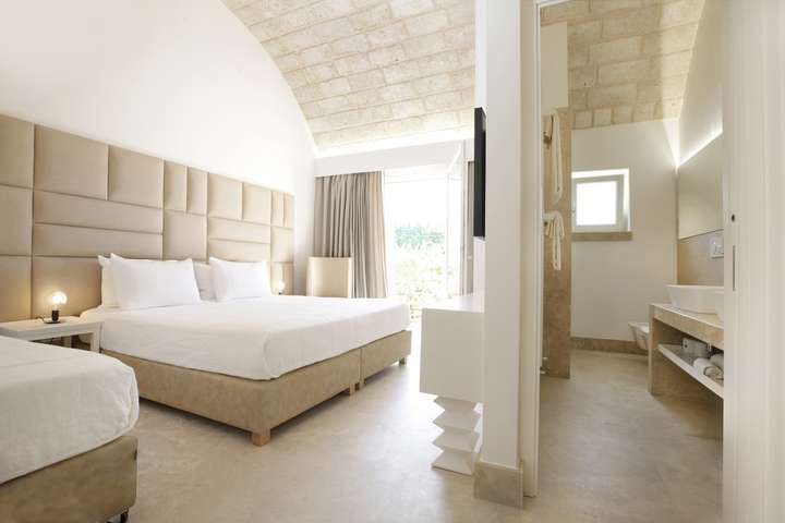 Bedroom 5 - Deluxe Room