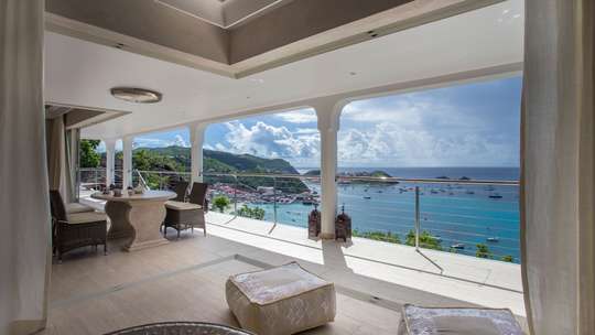 Outdoor Lounge Areas