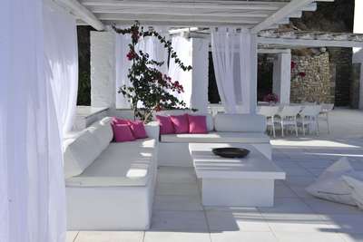 Outdoor Lounge Areas