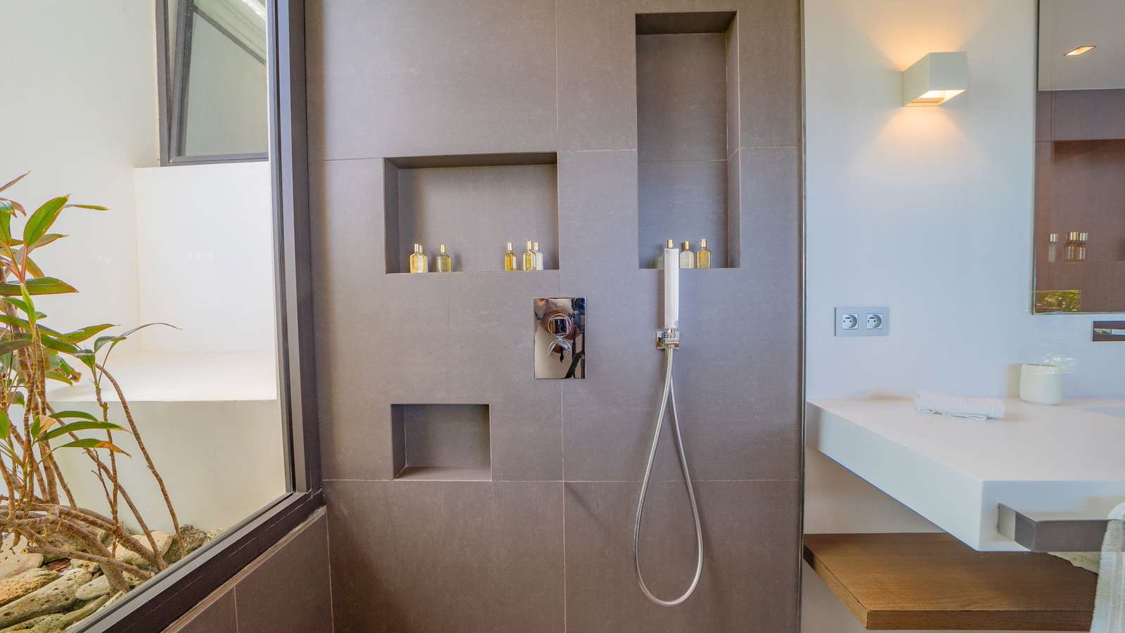 Property image 100