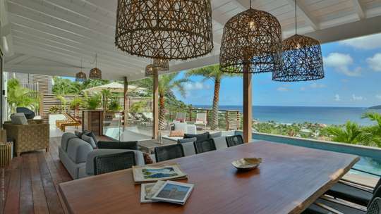 Alfresco Dining