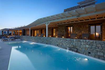 3 Outdoor Private Pools