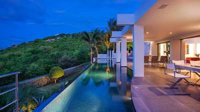 Heated Infinity Pool