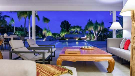 Covered Outdoor Living and Dining Areas