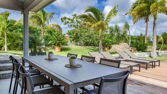 Alfresco Dining