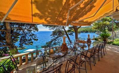 Alfresco Dining